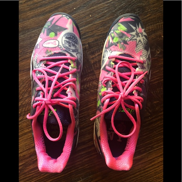 Asics Shoes - Like new women’s ASICS tennis shoes. Asics Shoes - Like new women’s ASICS tennis shoes.